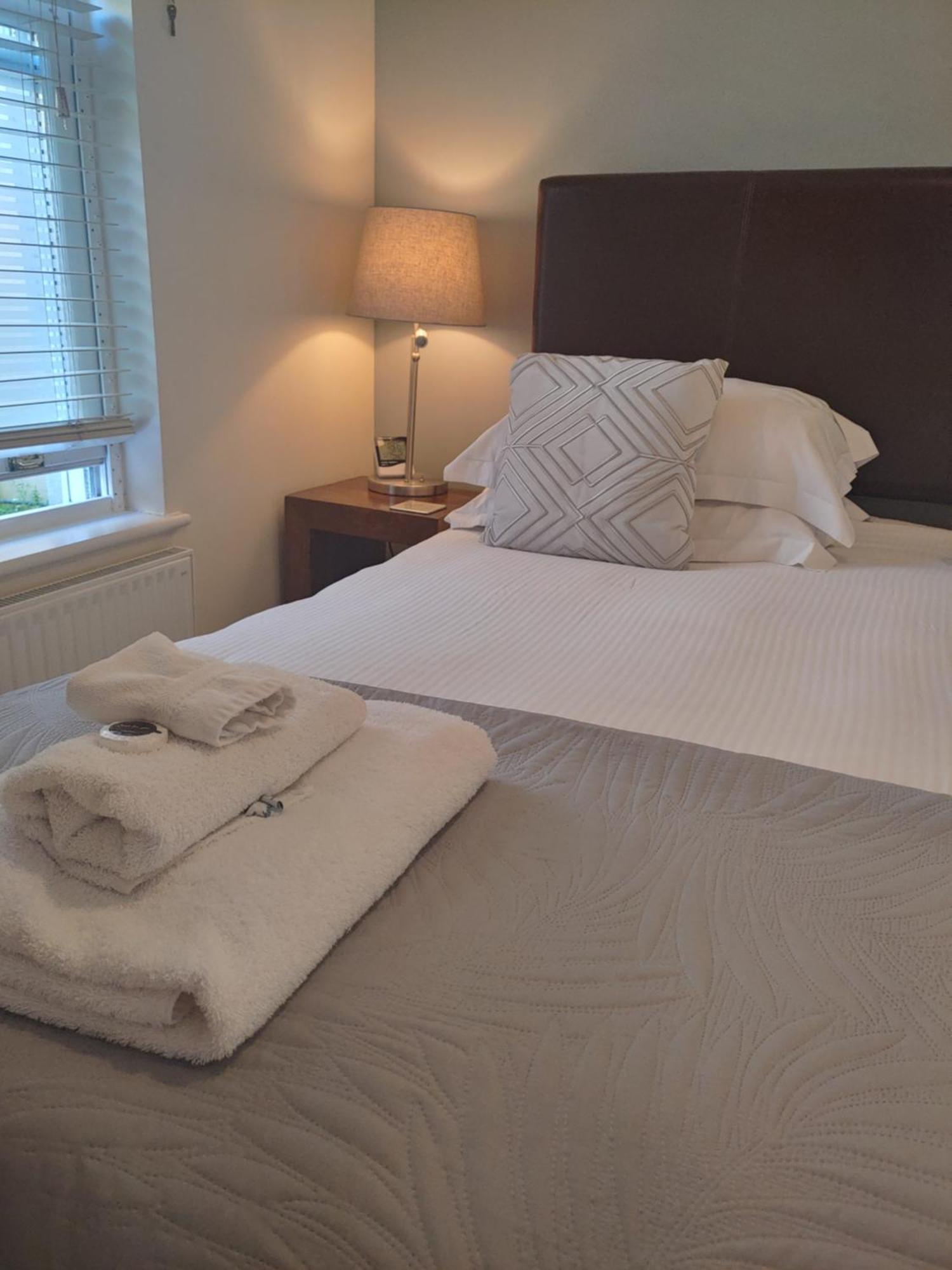 The Bath House Apartments - Free 1St Breakfast - Free Parking Habitación foto